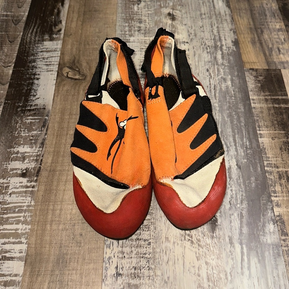 Rock climbing shoes for kids